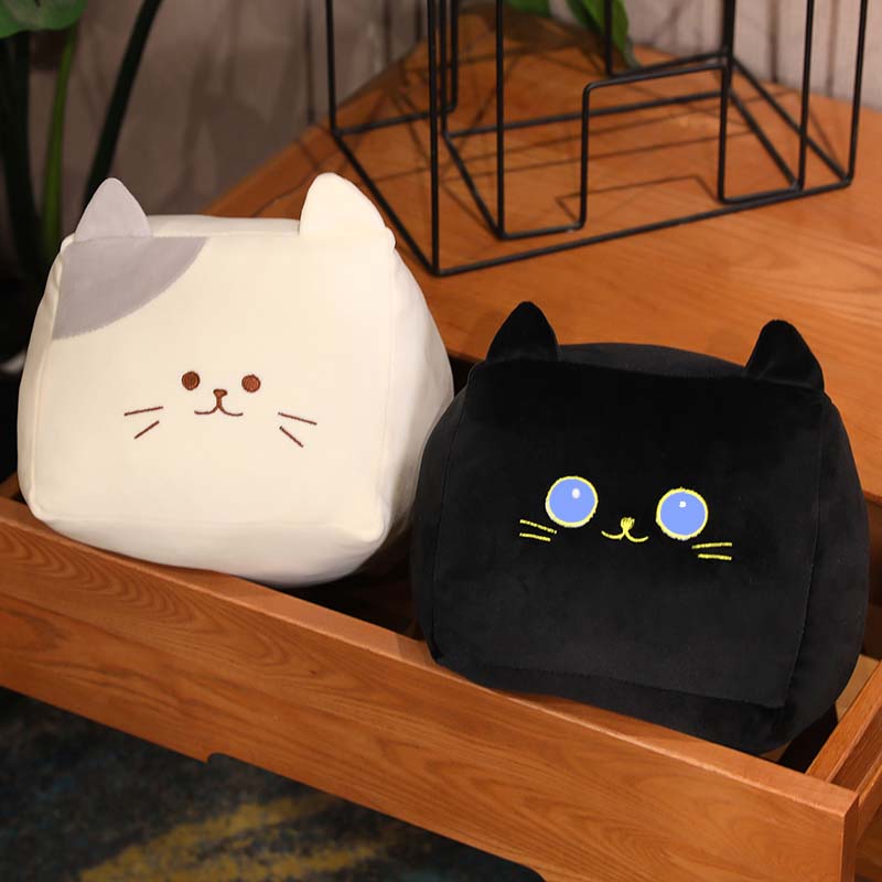 Peluche chat en forme de boîte