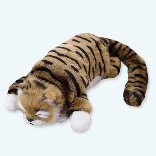 Peluche chat tigré marron doux endormi câlin cosy