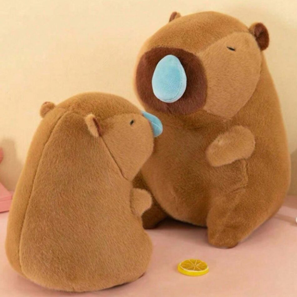 Peluche capybara mignon enrhumé doux et réconfortant