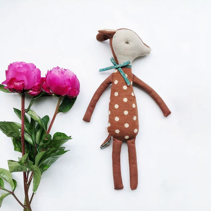 Peluche cerf doux hiver enfant câlin en velours