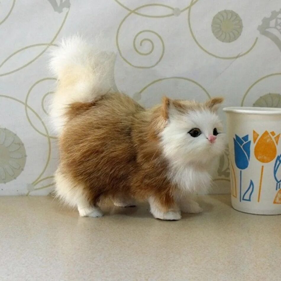 Peluche chat doux longs poils cocooning enfant