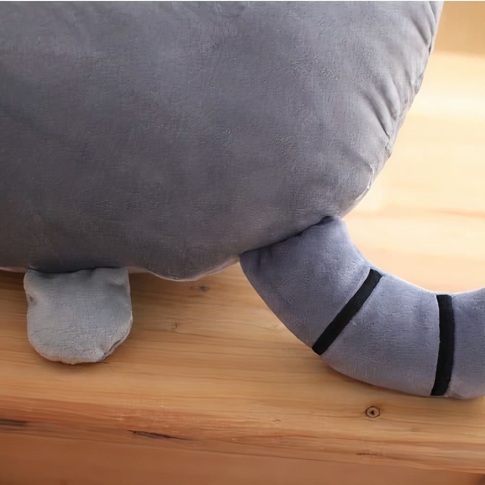 Peluche chat oreiller gris doux câlin décoration intérieure