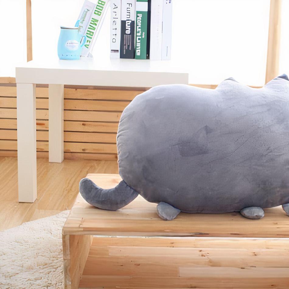 Peluche chat oreiller gris doux câlin décoration intérieure