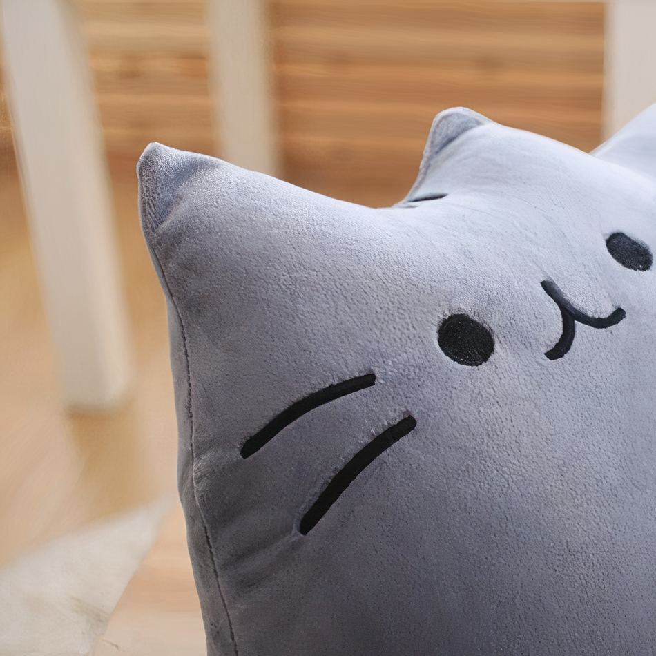 Peluche chat oreiller gris doux câlin décoration intérieure