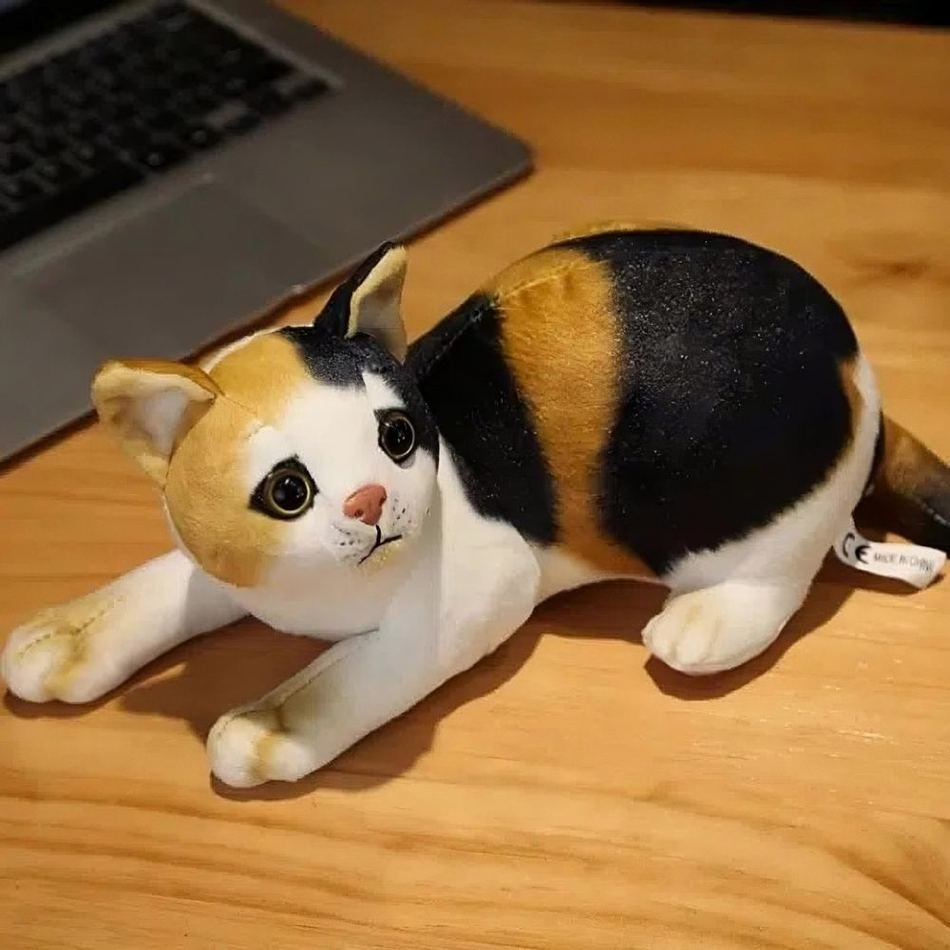 Peluche chat rayé doux compagnon enfant collection