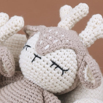 Peluche crochet faon gris