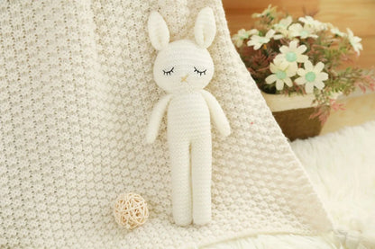 Peluche crochet lapin aux longues jambes